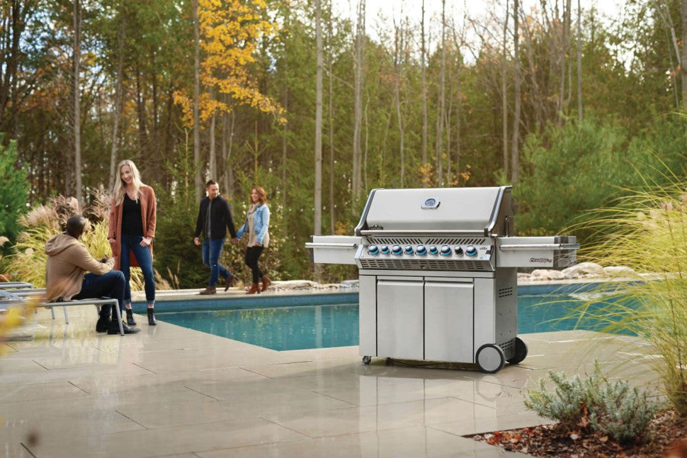 Gas Grills & Barbeques