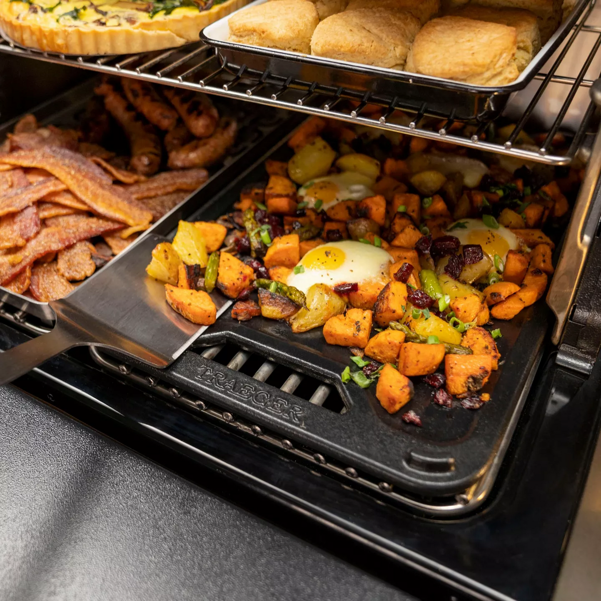 Traeger -  ModiFIRE Reversible Cast Iron Griddle