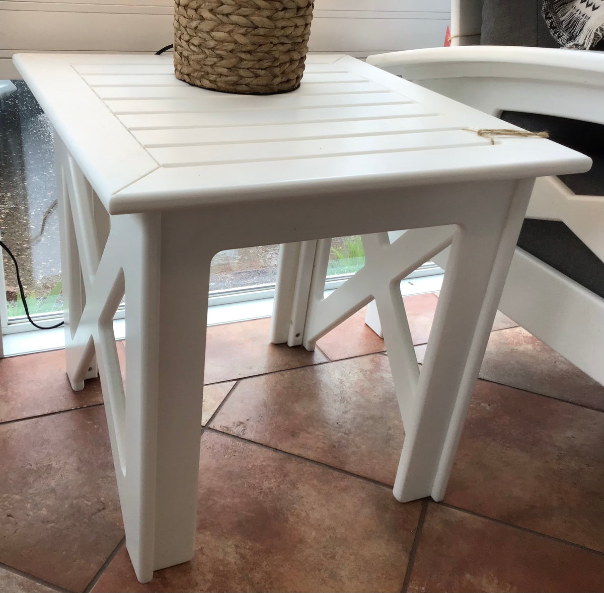 Beaver Springs - Deep Seating End Table - White